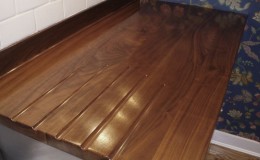 Wide Plank Countertop with Tapered Drain Grooves