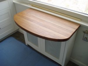 cherryedge grain wood countertop with curved front edge